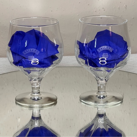 BAILEYS IRISH CREAM LIQUEUR STEMMED TULIP GLASSES WHITE ETCHING-6 OZ~SET OF 2 - Picture 2 of 6